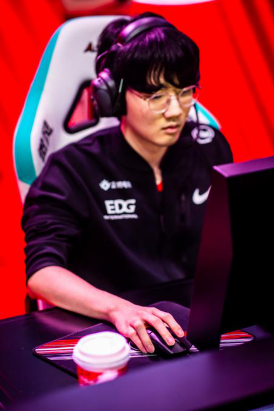 解决主机油头弹簧断裂引发的排温异常问题